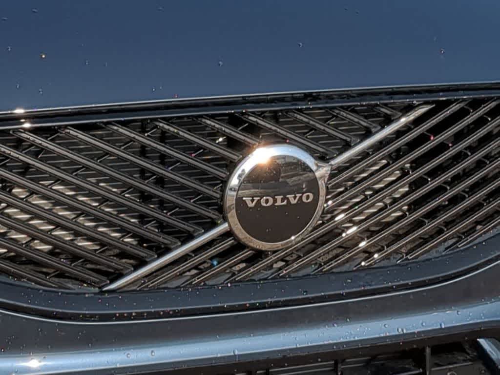 Thumbnail: 2026 Volvo XC60 - 11