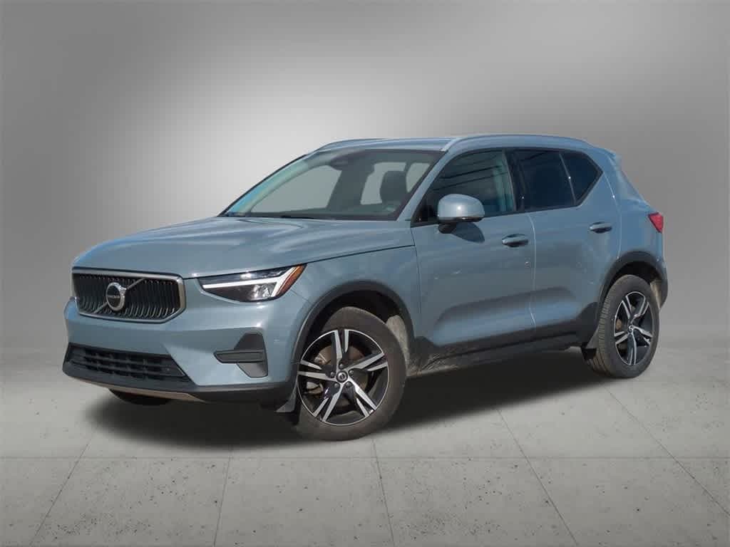 Used 2023 Volvo XC40 B5 AWD Core SUV