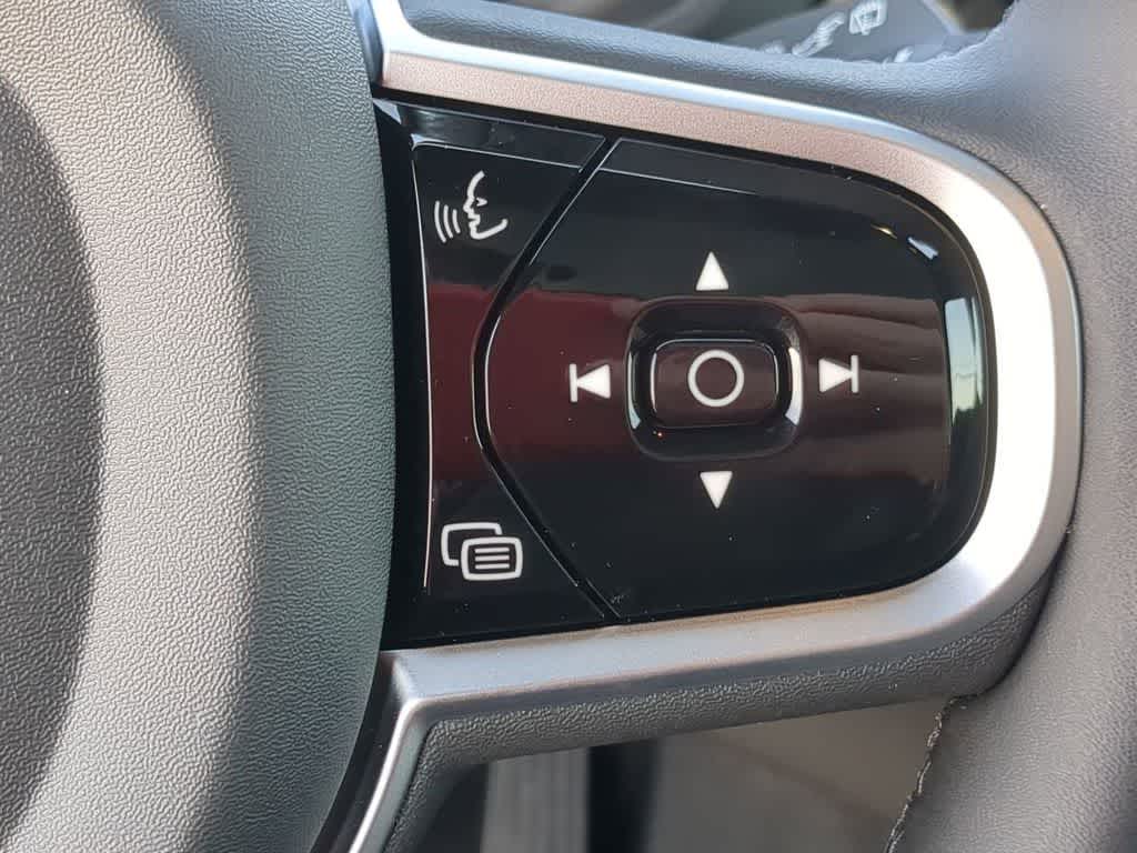 Thumbnail: 2026 Volvo XC60 - 23