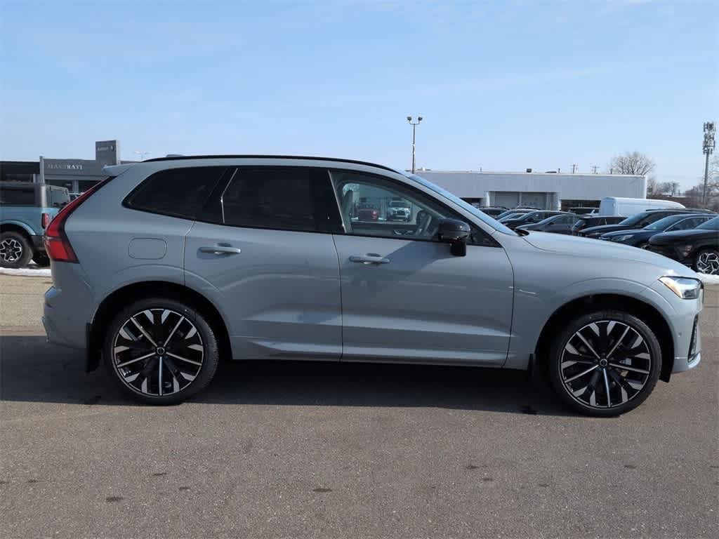 Thumbnail: 2026 Volvo XC60 - 7