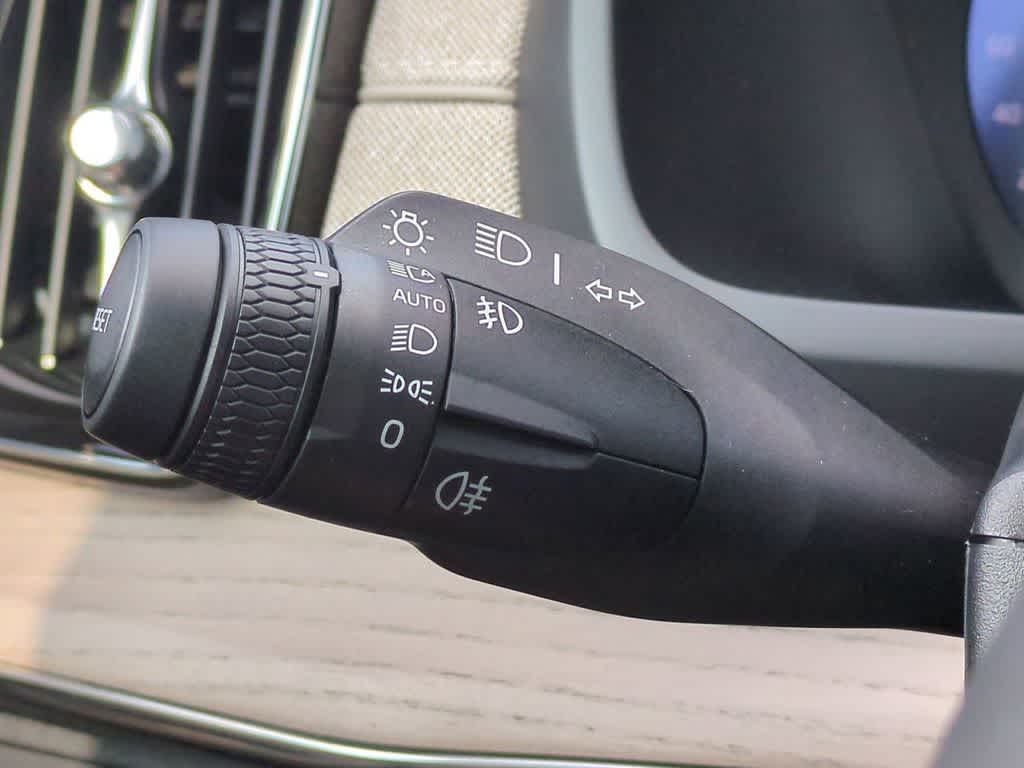 Thumbnail: 2026 Volvo XC90 - 26