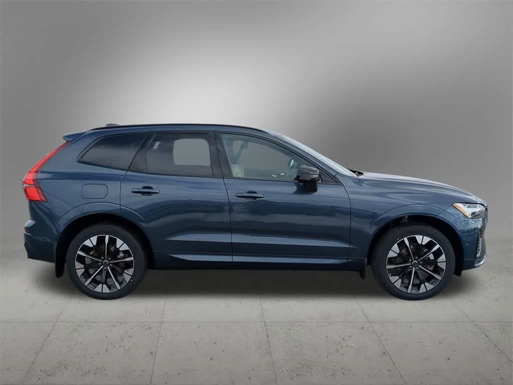 Thumbnail: 2026 Volvo XC60 - 7