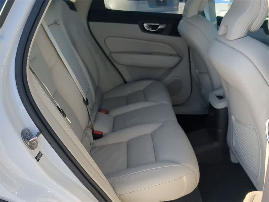 Thumbnail: 2025 Volvo XC60 - 19