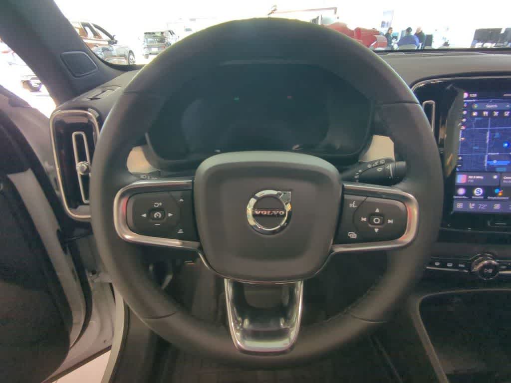 Thumbnail: 2026 Volvo XC40 - 21