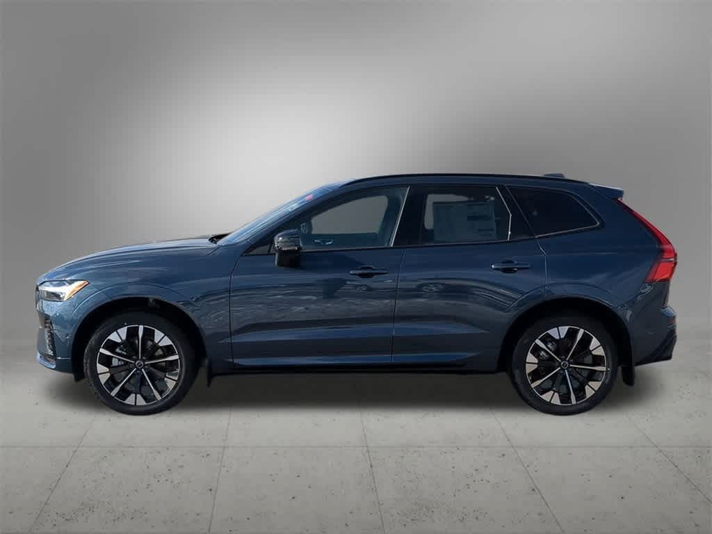 Thumbnail: 2026 Volvo XC60 - 3