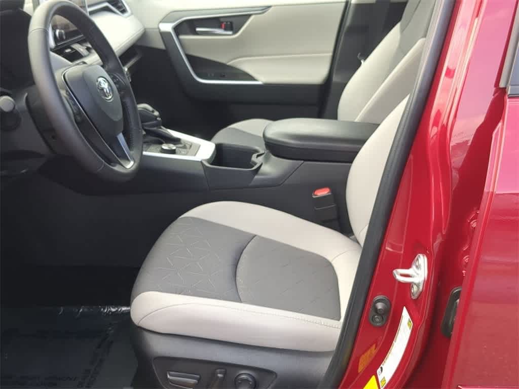 Thumbnail: 2023 Toyota RAV4 - 15