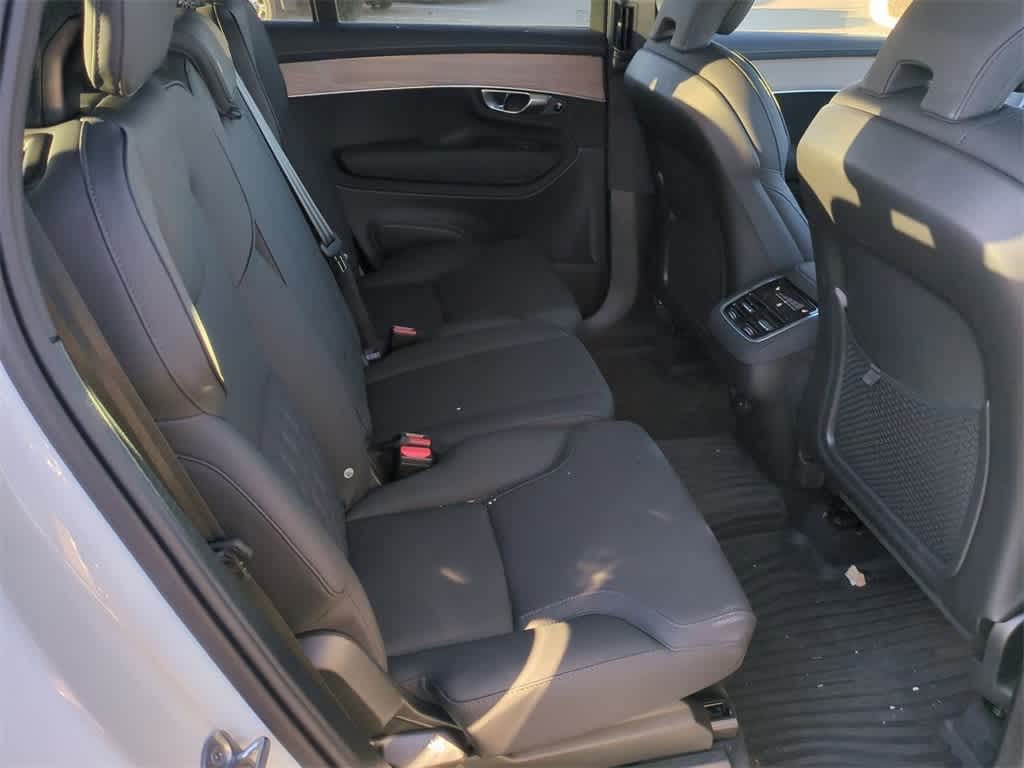 Thumbnail: 2025 Volvo XC90 - 13