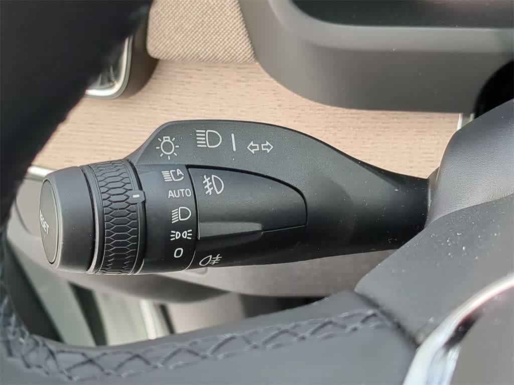 Thumbnail: 2026 Volvo XC90 - 25