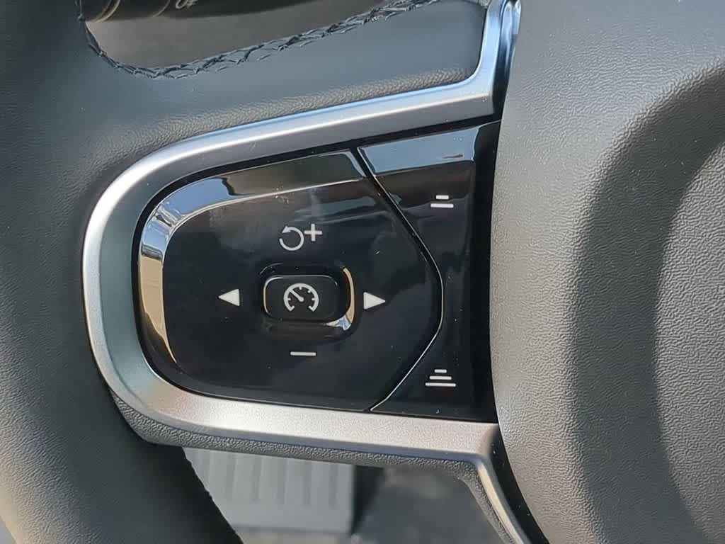 Thumbnail: 2026 Volvo XC90 - 22
