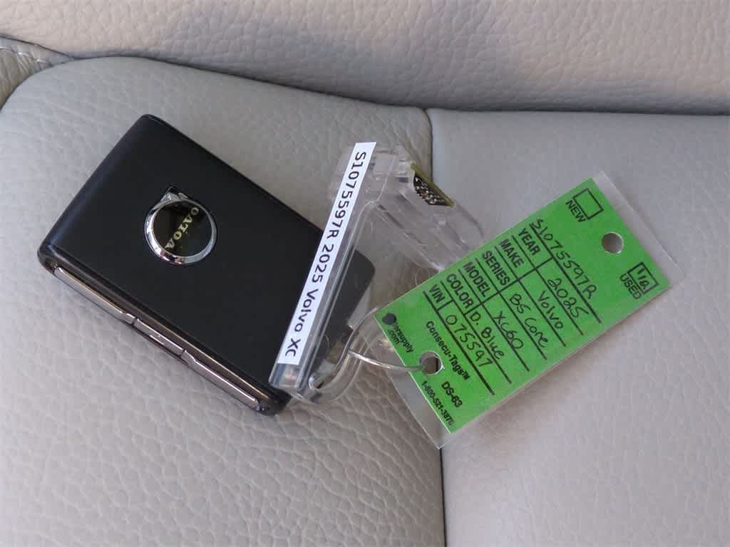 Thumbnail: 2025 Volvo XC60 - 34