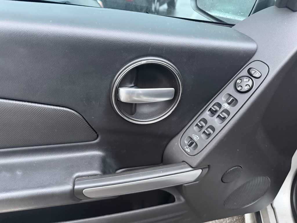 Thumbnail: 2006 Pontiac Grand Prix - 14