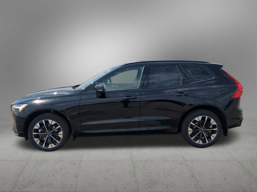 Thumbnail: 2026 Volvo XC60 - 3
