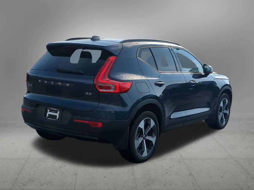 Thumbnail: 2026 Volvo XC40 - 6