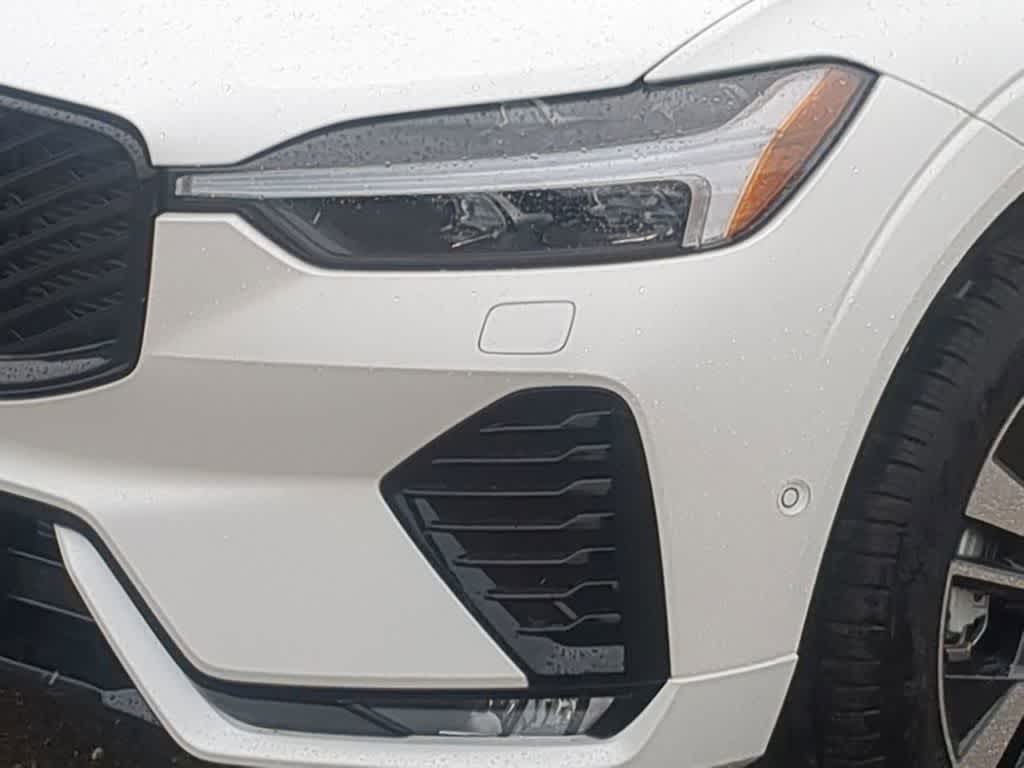 Thumbnail: 2026 Volvo XC60 - 10