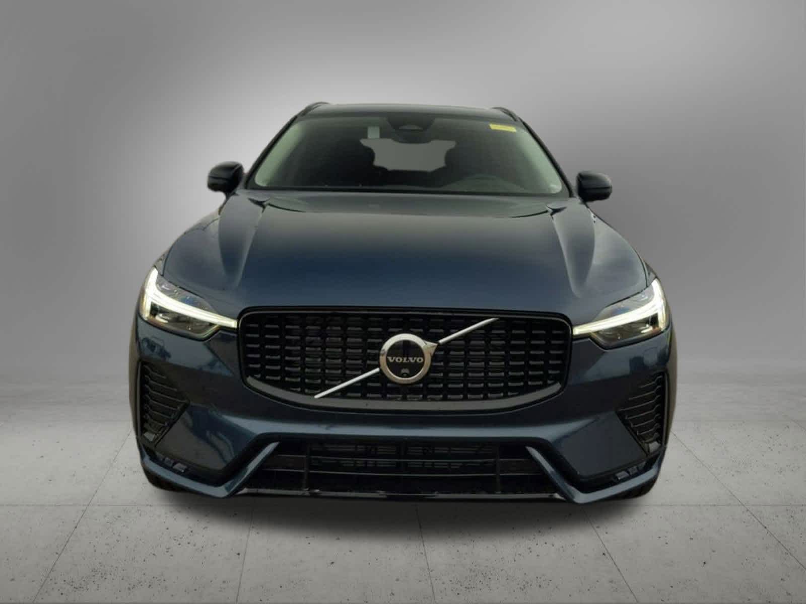 Thumbnail: 2025 Volvo XC60 - 9