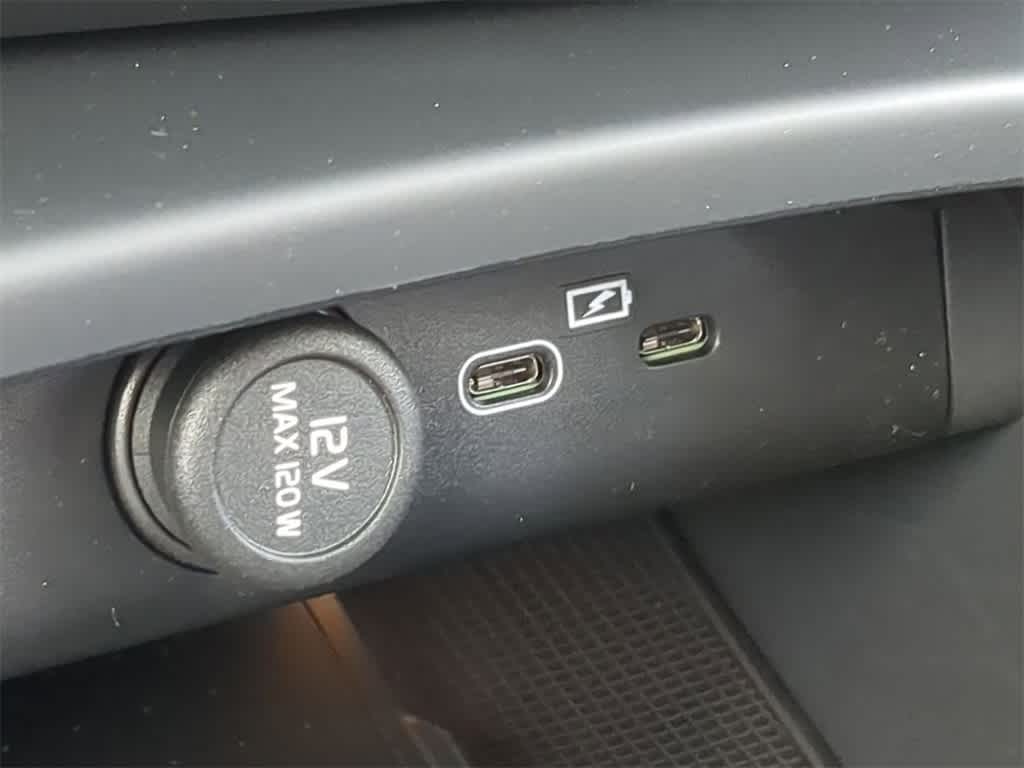 Thumbnail: 2026 Volvo XC40 - 30