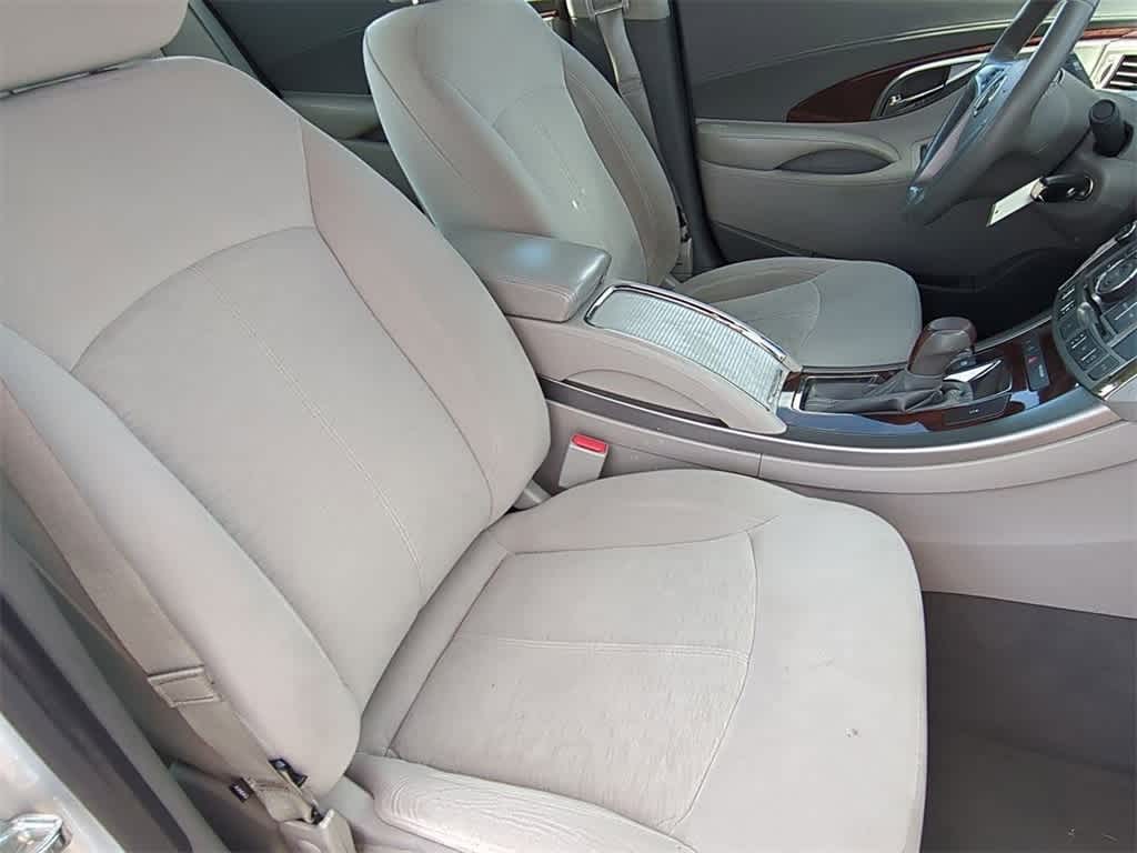 Thumbnail: 2011 Buick LaCrosse - 19