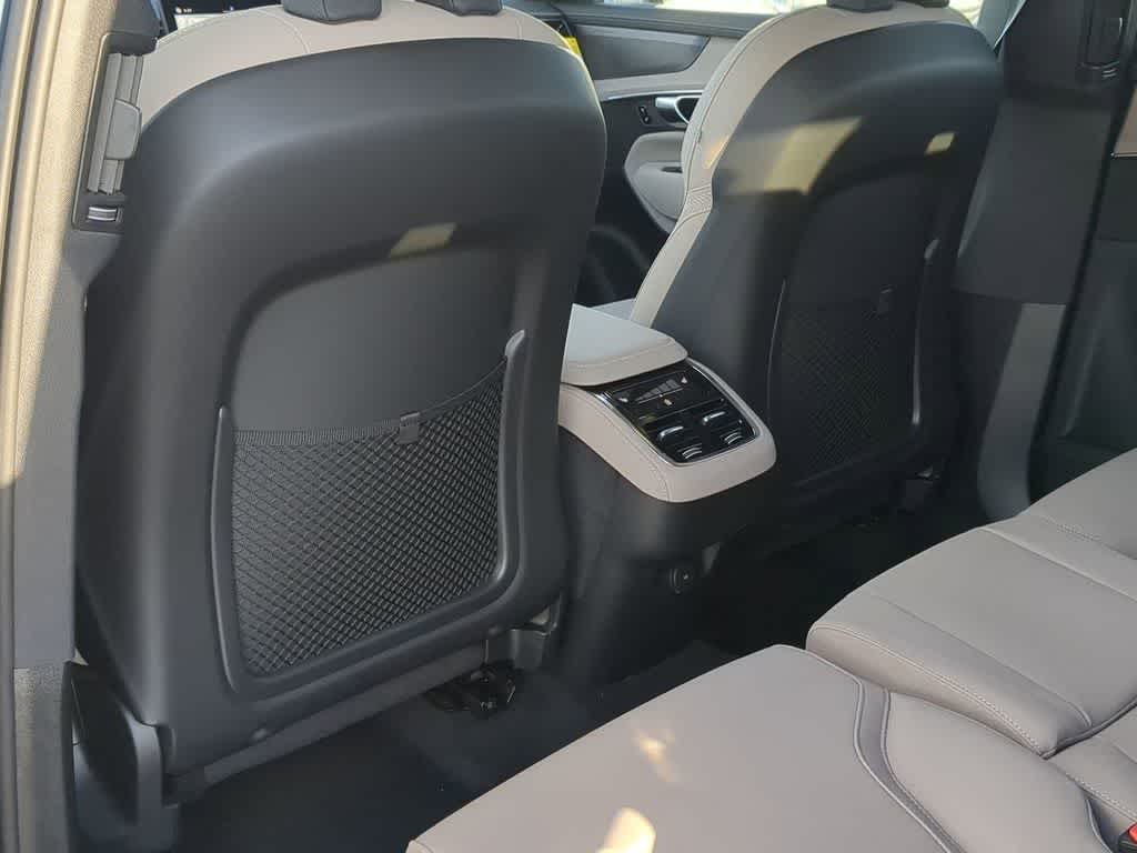 Thumbnail: 2026 Volvo XC90 - 17