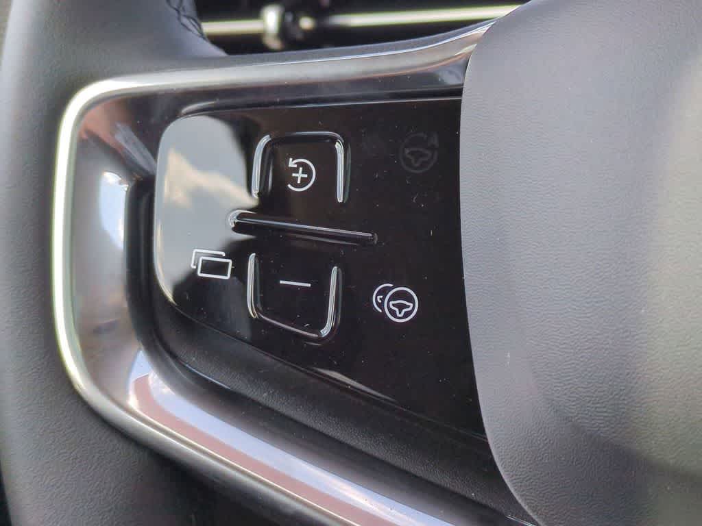 Thumbnail: 2025 Volvo EX90 - 23