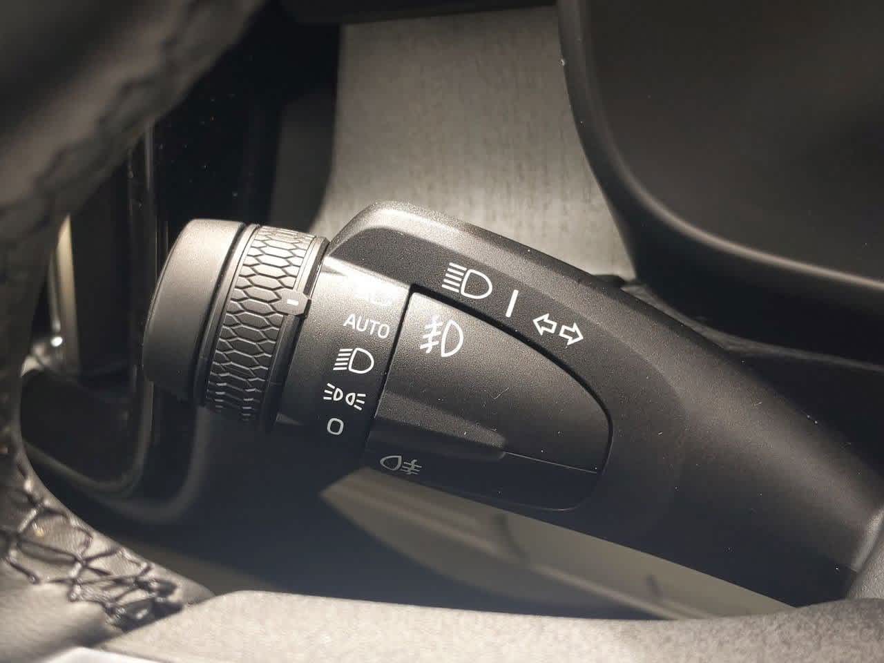 2025 Volvo XC40 B5 Ultimate 26