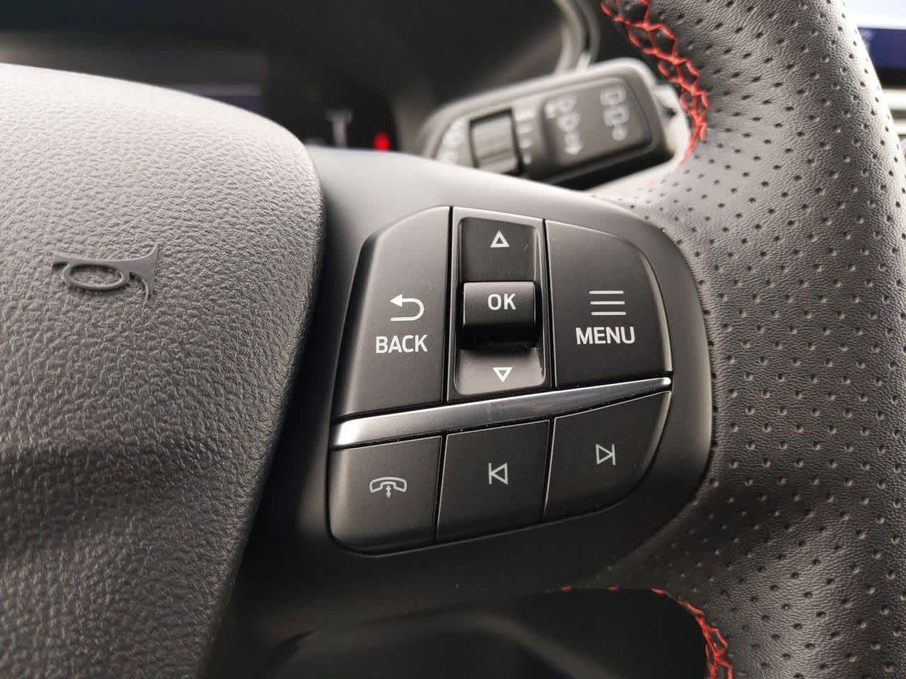 2024 Ford Escape ST-Line 23