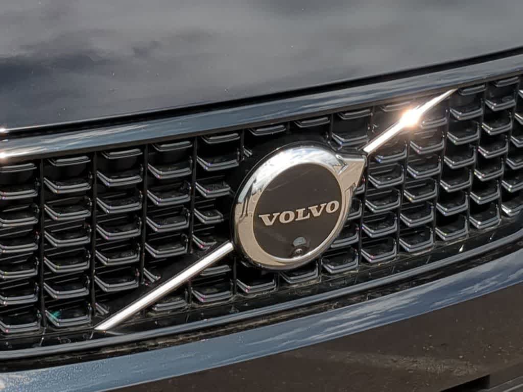 Thumbnail: 2026 Volvo XC40 - 11