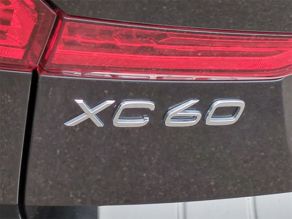 Thumbnail: 2025 Volvo XC60 - 12