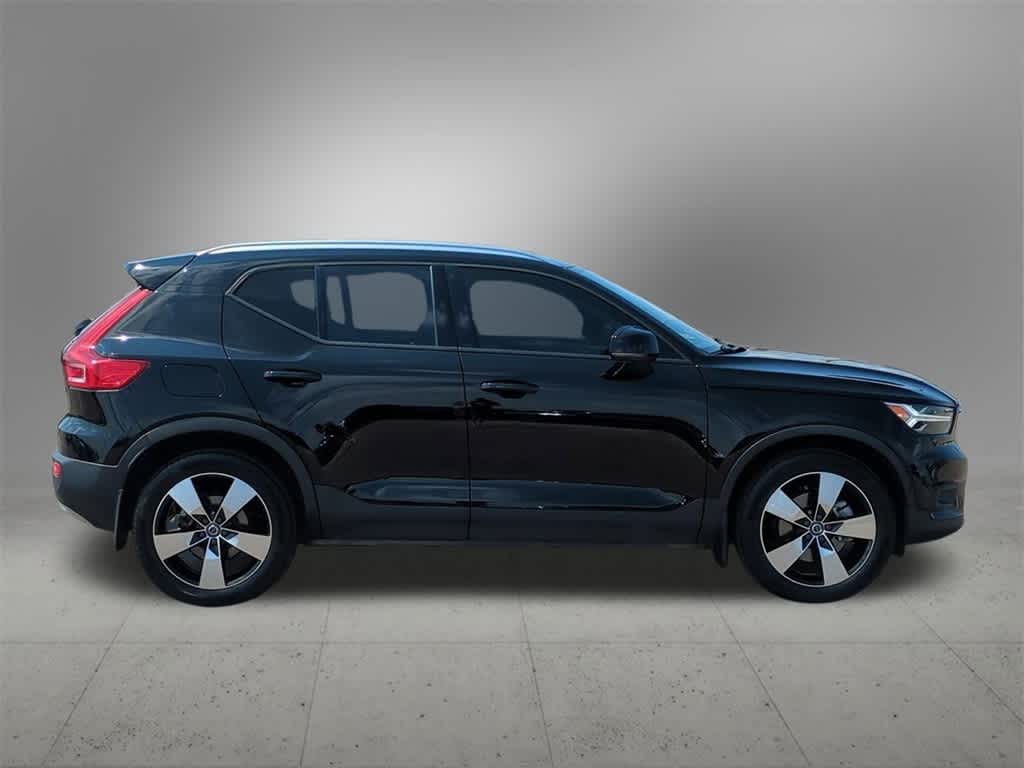 Thumbnail: 2021 Volvo XC40 - 7