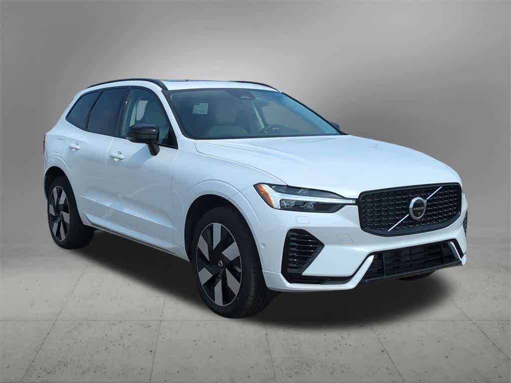 Thumbnail: 2025 Volvo XC60 - 8