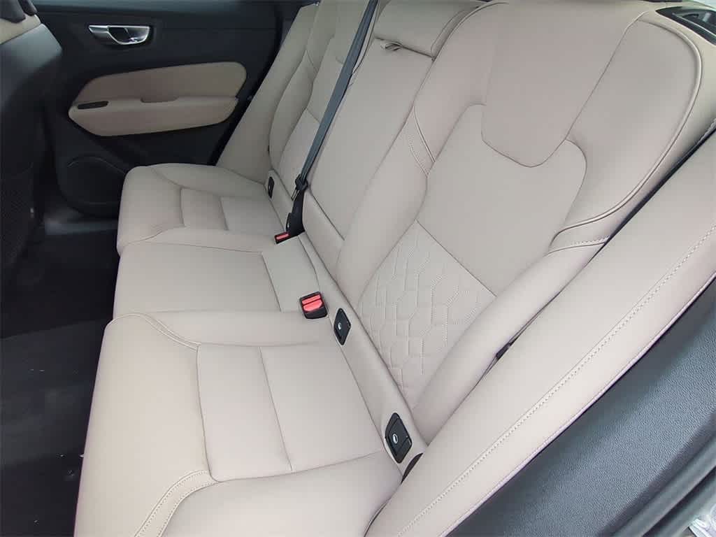 Thumbnail: 2026 Volvo XC60 - 19