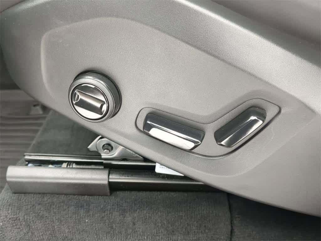 Thumbnail: 2026 Volvo XC90 - 16