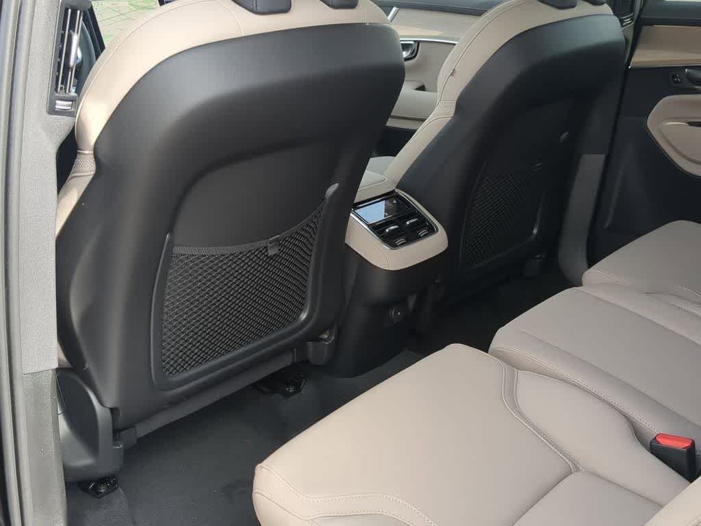 Thumbnail: 2026 Volvo XC90 - 17