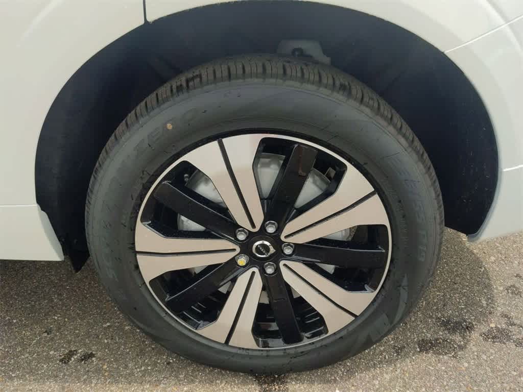 Thumbnail: 2025 Volvo XC60 - 12