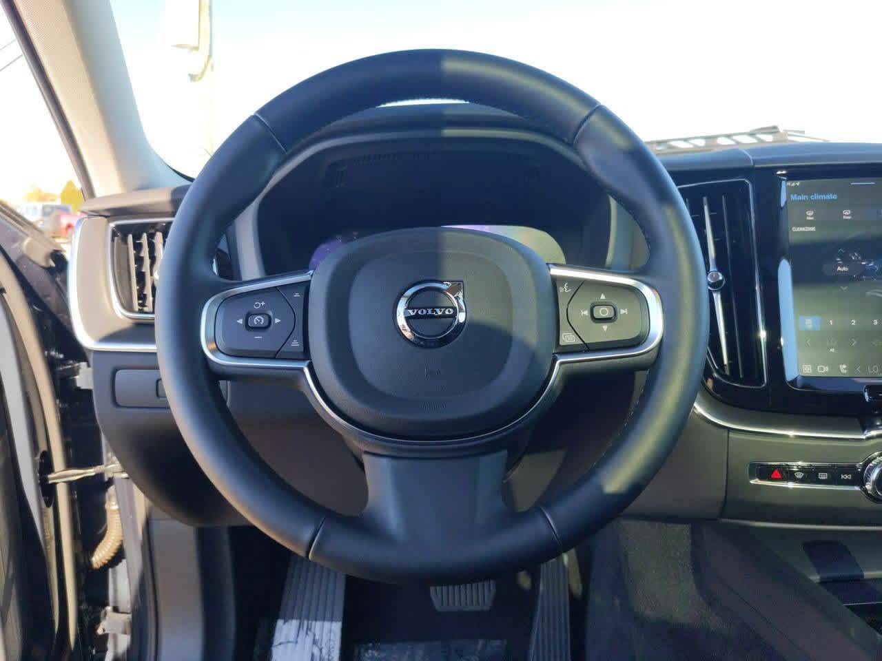 Thumbnail: 2025 Volvo XC60 - 20
