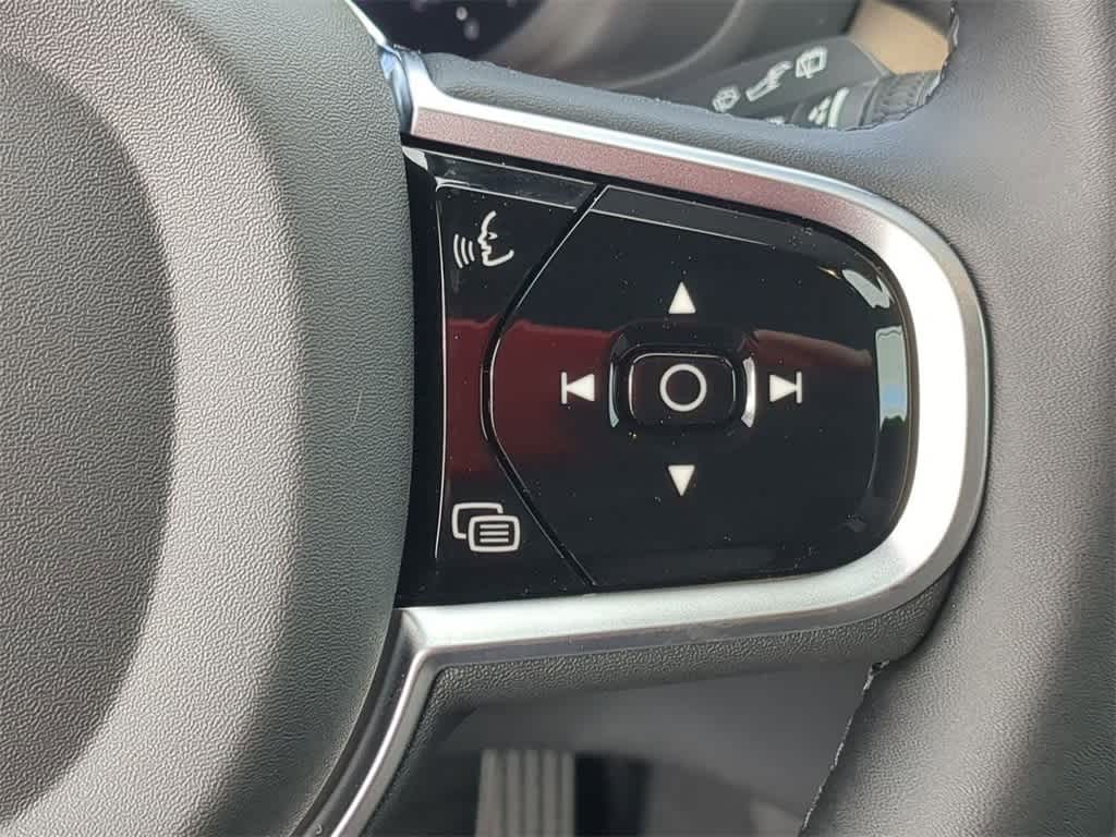 Thumbnail: 2026 Volvo XC60 - 23