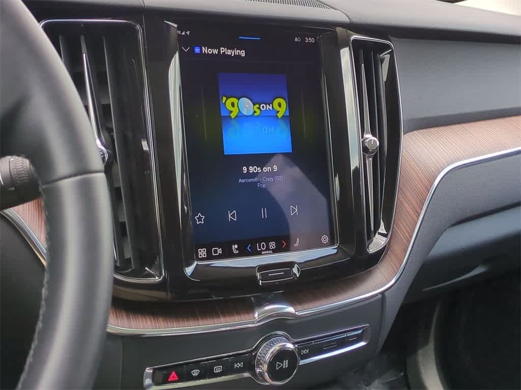 Thumbnail: 2022 Volvo XC60 - 28