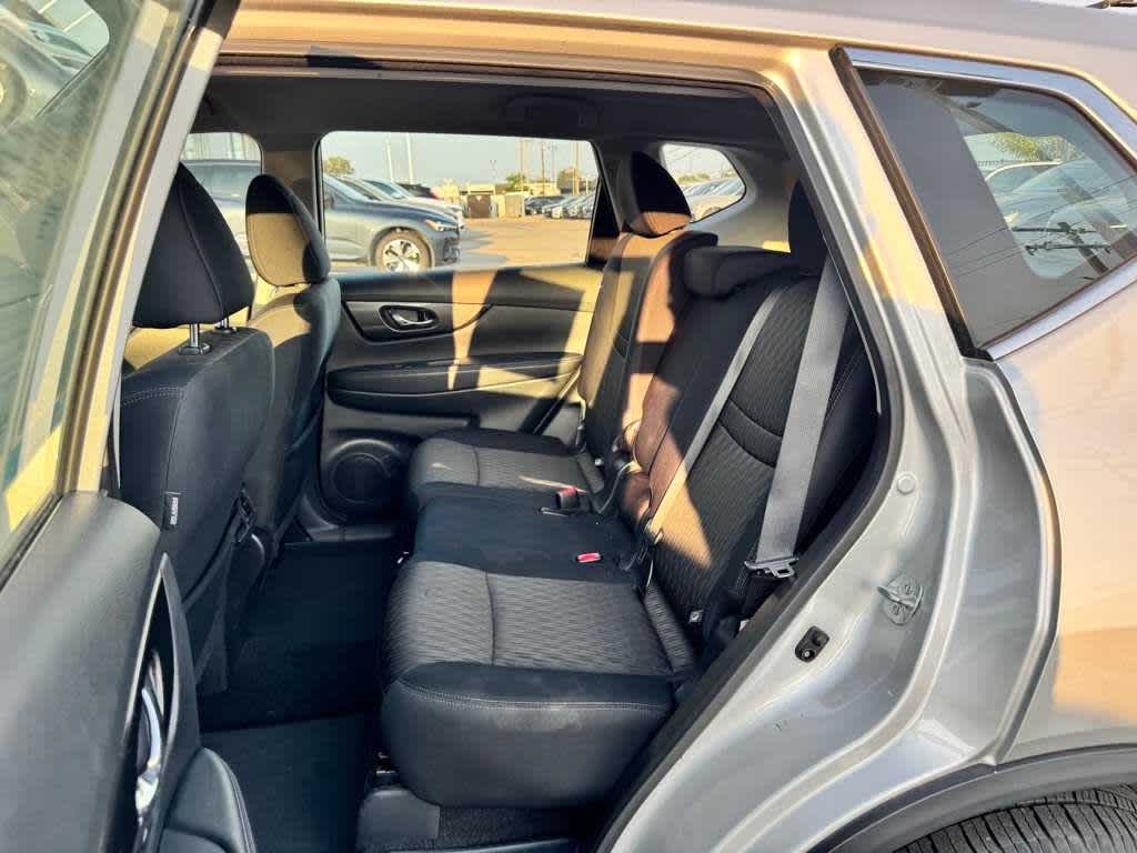 Thumbnail: 2017 Nissan Rogue - 7