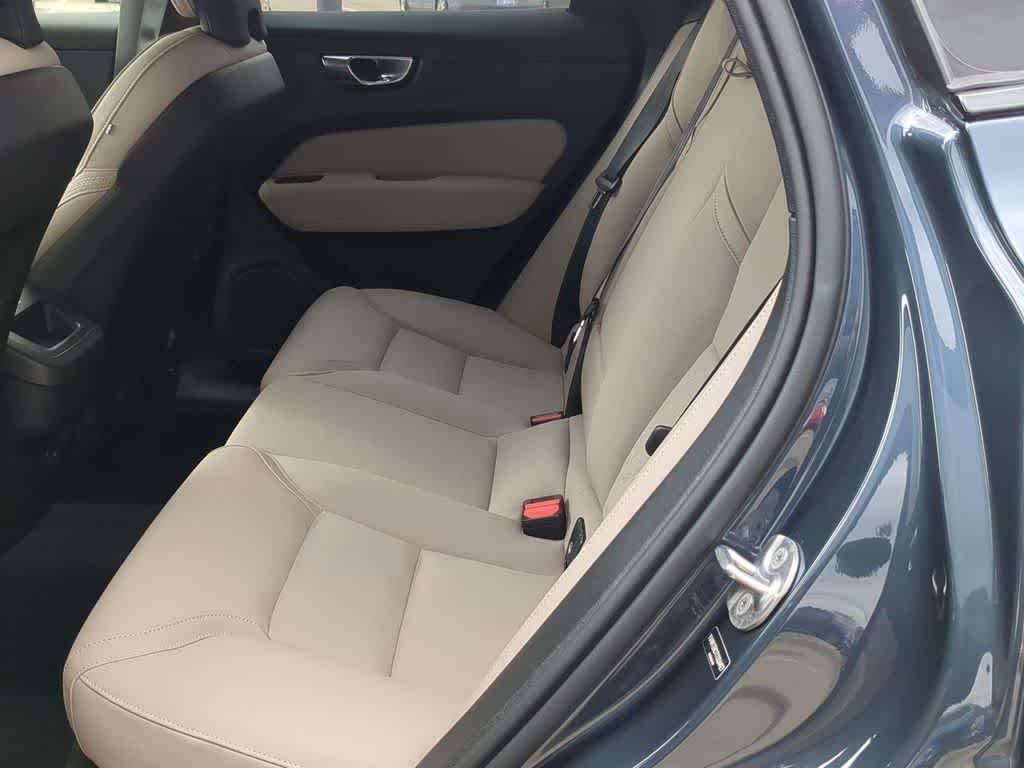 Thumbnail: 2026 Volvo XC60 - 18