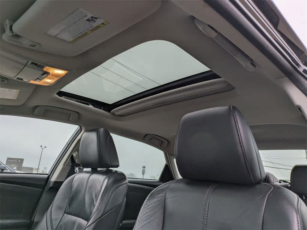 Thumbnail: 2013 Toyota Avalon - 17