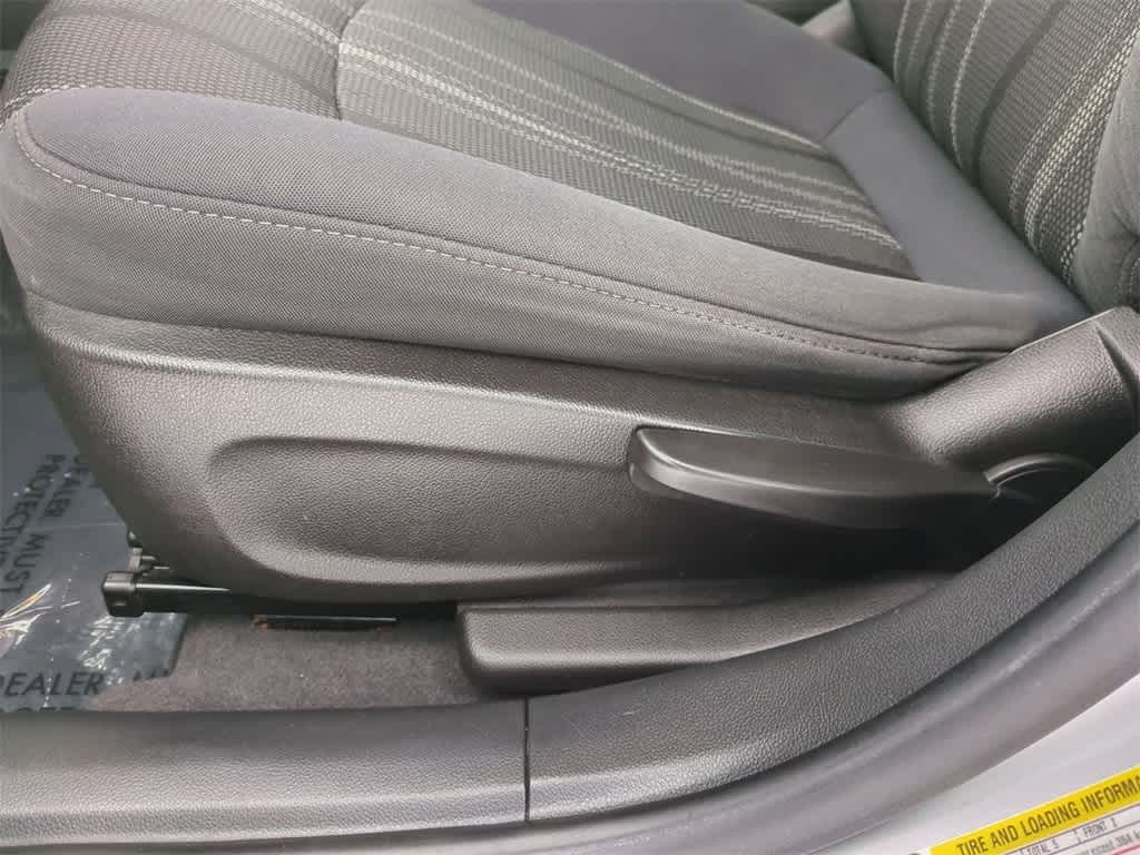 Thumbnail: 2013 Chevrolet Sonic - 9