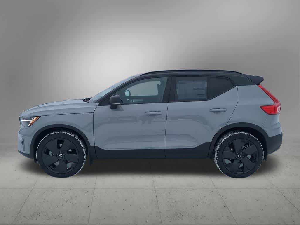 Thumbnail: 2026 Volvo XC40 - 3