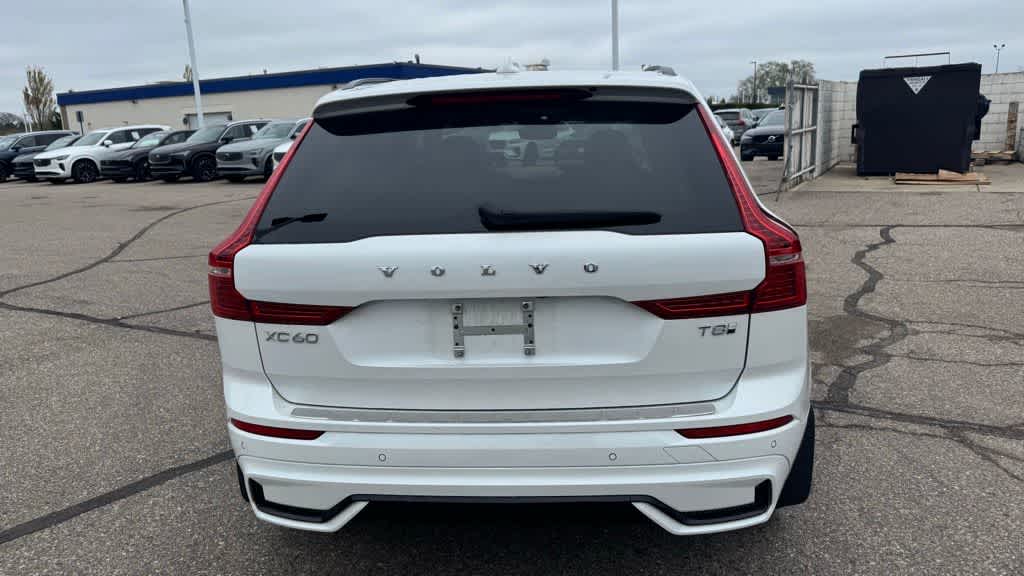 Thumbnail: 2025 Volvo XC60 - 6