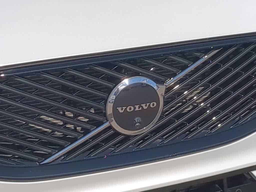 Thumbnail: 2026 Volvo XC60 - 11