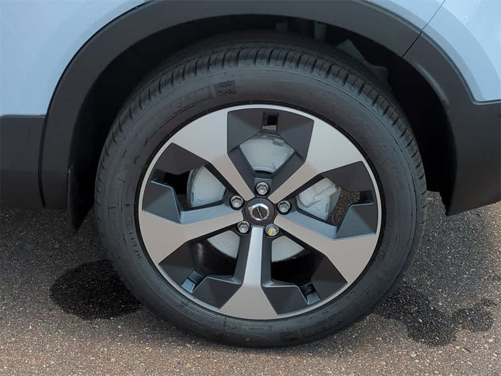 Thumbnail: 2026 Volvo XC40 - 13