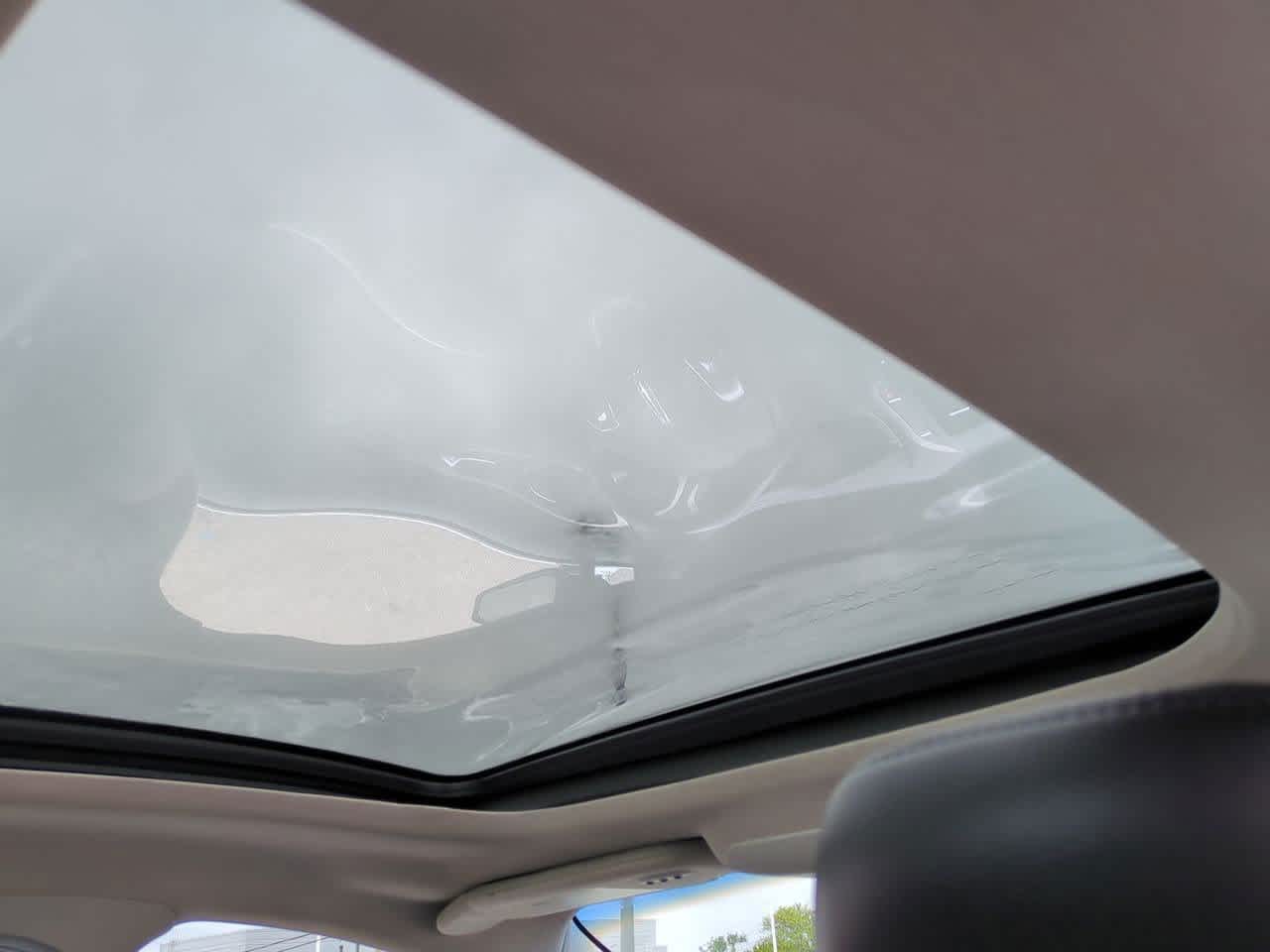 Thumbnail: 2013 Lincoln MKZ - 21