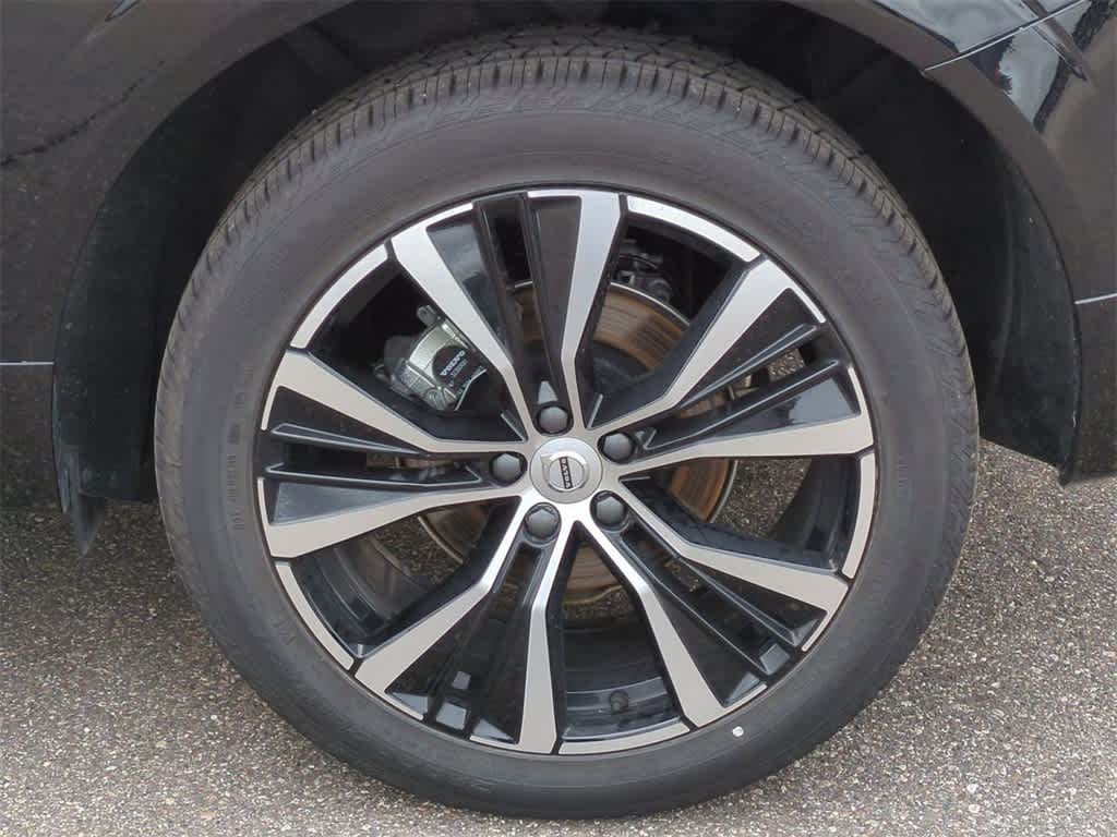 Thumbnail: 2025 Volvo XC60 - 13