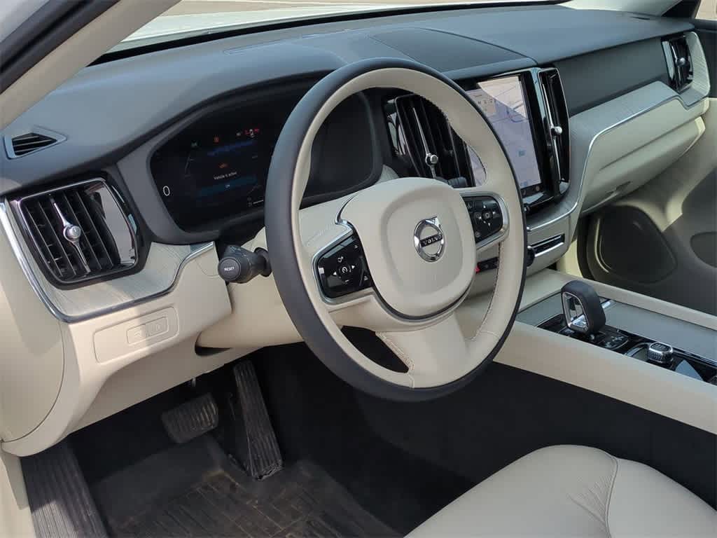 Thumbnail: 2025 Volvo XC60 - 2