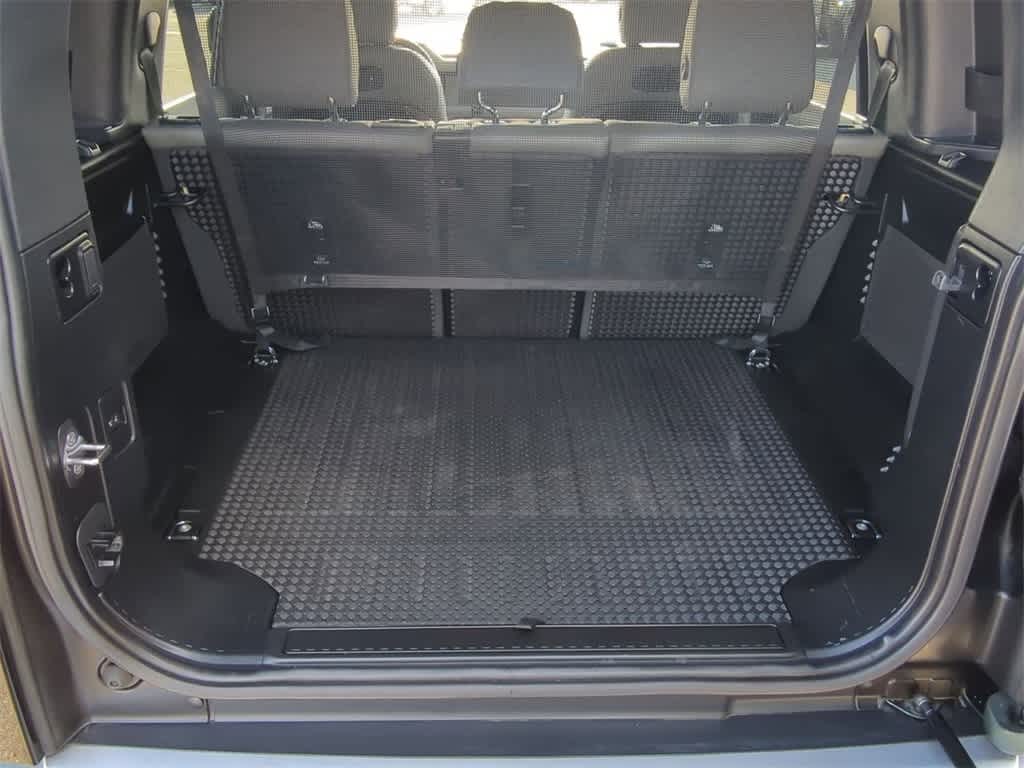 Thumbnail: 2022 Land Rover Defender - 33