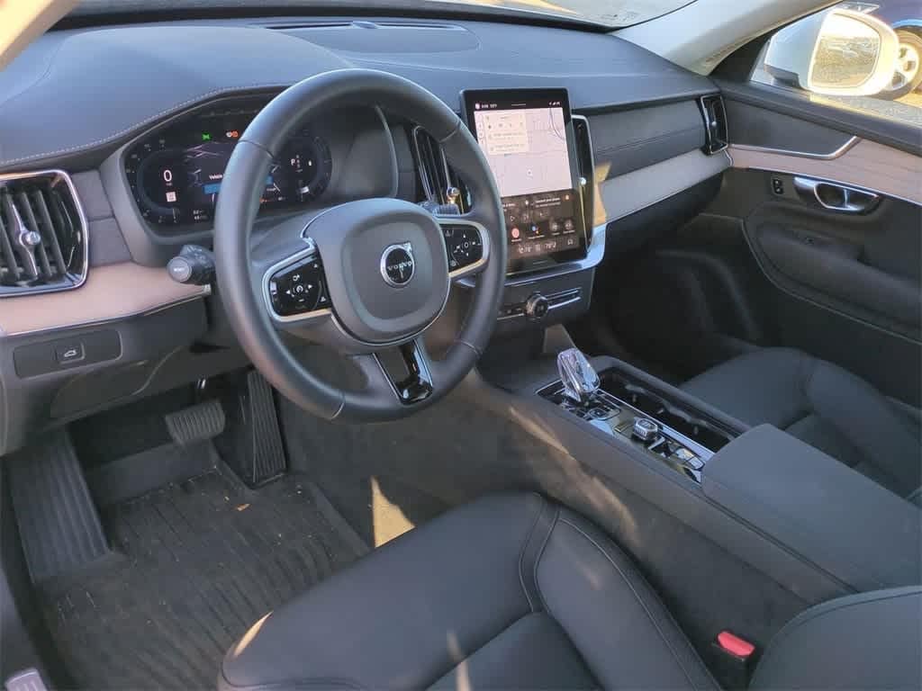 Used 2025 Volvo XC90 B5 (2025.5) Core SUV