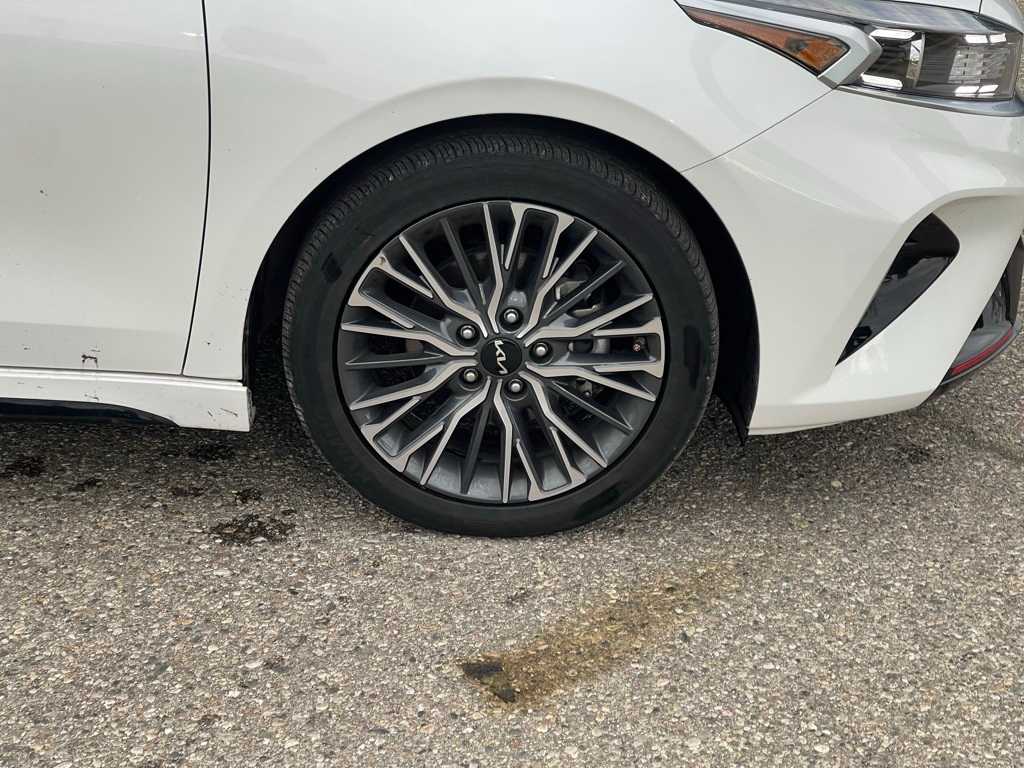 Thumbnail: 2024 Kia Forte - 32